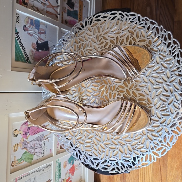 Madden Girl rose gold heeled sandals Sz 7 👡 - Picture 2 of 10